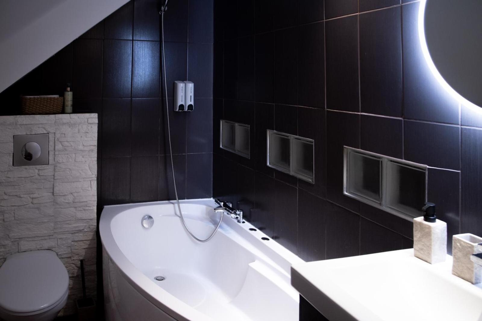 Muraille Du Chateau Avec Jacuzzi ヌムール エクステリア 写真